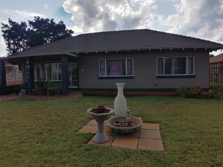 3 Bedroom Property for Sale in Stilfontein Ext 2 North West